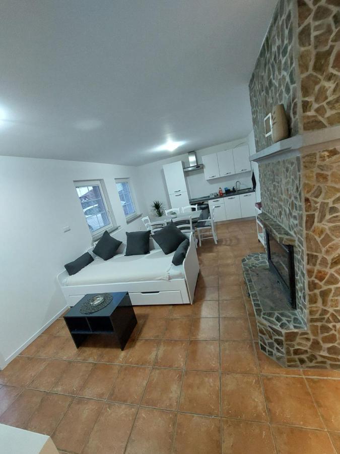 Apartma Sandi Шентиль Екстер'єр фото